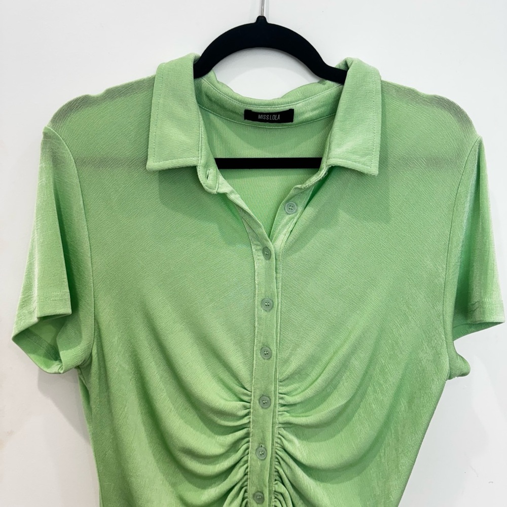 Green Ruched Button-Up Dress - Picture 2 of 5